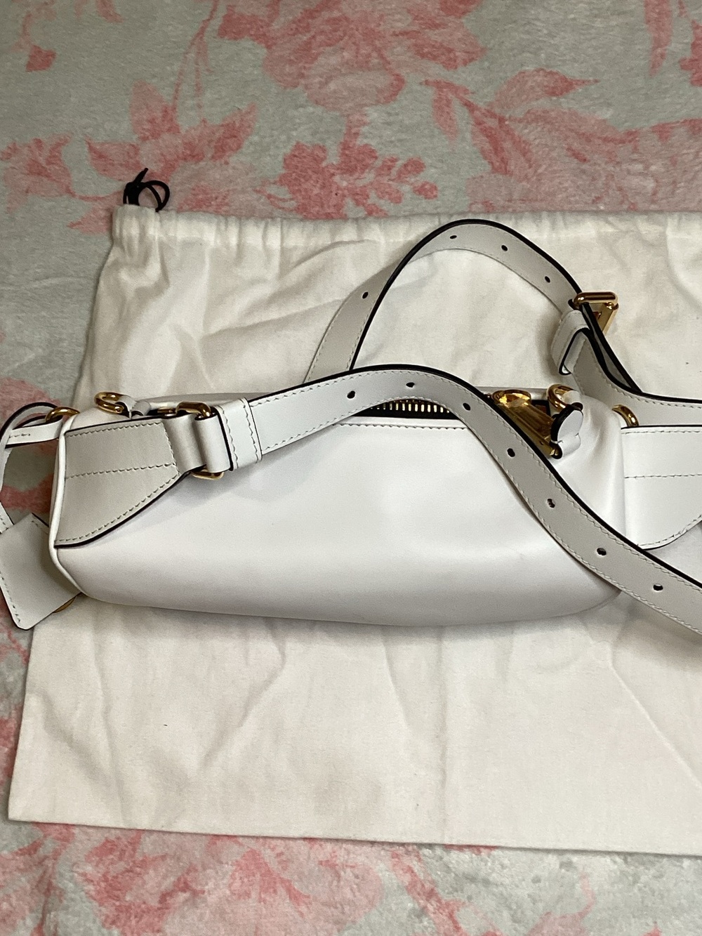 Moschino White Leather Logo Belt Bag with Gold Hardware - Picture 4 of 12